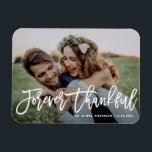 Magnet Flexible Forever Thankful Moderne Calligraphie Mariage phot<br><div class="desc">Fêtez votre amour et montrez de la gratitude avec notre mariage photo personnalisable merci aimant! Ce souvenir unique est parfait pour rappeler à vos proches votre journée spéciale tout en exprimant vos remerciements sincères d'une manière mémorable. Il présente "Forever Thankful" dans la calligraphie moderne. Vous pouvez personnaliser cet élégant carte...</div>