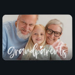Magnet Flexible Grand-parents Aimer Script Cadeau photo personnali<br><div class="desc">Cet aimant photo avec des lettres manuscrites 'Grand-parents' peut être facilement personnalisé avec votre photo préférée. Vous pouvez également modifier la couleur du texte pour mieux correspondre à votre photo.</div>