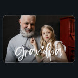 Magnet Flexible Grandpa Love Script Cadeau personnalisé photo<br><div class="desc">Cet aimant photo avec des lettres manuscrites 'grand-père' peut être facilement personnalisé avec votre propre photo préférée. Ce sera un grand cadeau de Fête des pères pour grand-père. Vous pouvez également modifier la couleur du texte pour mieux correspondre à votre image.</div>