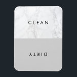 Magnet Flexible Gris clair et Marbre blanc Typographie moderne<br><div class="desc">Lave-vaisselle moderne et élégant avec typographie moderne avec un arrière - plan gris clair et faux blanc en marbre. Ce sera parfait comme un cadeau de remise de diplômes ou un cadeau mariage. D'autres couleurs sont disponibles.</div>