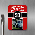 Magnet Flexible Joyeux Anniversaire Sports avec l'âge - Rouge Noir<br><div class="desc">Rouge, Blanc et Noir - Ce design sportif et de bandes de course est parfait pour tout athlète jouant au hockey, au football, au football ou au baseball. Vous changez les numéros en votre nombre de chance ou même un âge spécial pour une fête d'anniversaire. Un design robuste et masculin...</div>