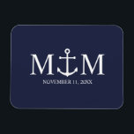 Magnet Flexible Mariage Ancre bleu marine<br><div class="desc">Ajoutez une touche élégante à votre mariage nautique avec cette faveur de mariage marine bleu ancre classique. Conçu avec une illustration d'ancre blanche, il présente un monogramme personnalisé de mariée et de mariée et date mariage dans une police serif blanche sur un arrière - plan bleu marine. Parfait pour les...</div>