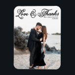 Magnet Flexible Mariage photo White Curly Script Love and Thanks<br><div class="desc">Fêtez votre amour et montrez de la gratitude avec notre mariage photo personnalisable merci aimant! Ce souvenir unique est parfait pour rappeler à vos proches votre journée spéciale tout en exprimant vos remerciements sincères d'une manière mémorable. Ce carte de remerciements photo est doté d'un script rustique à courbes. Personnalisez en...</div>