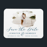 Magnet Flexible Marine Bleu Romantique Brossé Photo Enregistrer La<br><div class="desc">Cadre brossé bleu marine romantique avec photo Chic Enregistrer l'aimant de date. Avec une texture de marbre de luxe retour, calligraphie élégante police de script plus mince ligne serif! Éditez le vôtre aujourd'hui avec vos noms, date et photo ! ~ Regardez ma boutique pour voir l'ensemble de la suite mariage...</div>