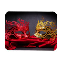 Masque masqué masqué décoré sur velours rouge