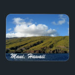 Magnet Flexible Maui Hawaii Belle Montagnes Océaniques Photographi<br><div class="desc">Une belle photo de Maalaea Bay à Maui,  Hawaii. Des montagnes verdoyantes bordent le magnifique paysage marin bleu avec moulins à vent et nuages blancs au sommet de la belle colline. Ce paysage pittoresque est apprécié des Hawaiiens et des touristes en vacances.</div>