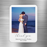 Magnet Flexible Merci photo de mariage simple et élégant<br><div class="desc">Mariage merci cartes magnétiques avec une photo du couple et un design simple mais élégant. Personnalisez-le avec leur nom et la date du mariage ou un message personnalisé pour les invités.</div>