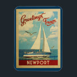 Magnet Flexible Newport Vintage voyage de voilier Oregon<br><div class="desc">Ce voeu de Newport Oregon voyage design nautique vintage comprend un bateau naviguant sur l'eau avec des mouettes et un ciel bleu rempli de somptueux nuages blancs bouffants.</div>