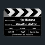 Magnet Flexible Noir Blanc Clignotement de la carte Mariage Enregi<br><div class="desc">Un mariage amusant et unique en noir et blanc enregistrer la conception de l'aimant de date affiche les détails importants sur le plateau de tournage / tableau noir d'un réalisateur hollywoodien. Personnalisez avec le nom des "étoiles" et les détails de votre grande "première" comme mari et femme.</div>
