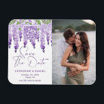 Magnet Flexible Photo Enregistrer La Date Aquarelle Mariage Wister<br><div class="desc">Photo Save The Date Watercolor Wisteria Wedding Save The Date Magnets présente d'élégantes fleurs de glycine à l'aquarelle en lilas, lavande et violet avec verdure sur un arrière - plan blanc avec vos informations Save The Date ci-dessous, y compris un code QR personnalisé. Personnalisez en modifiant le texte dans les...</div>