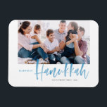 Magnet Flexible Photo Hanoukka la plus heureuse<br><div class="desc">Bonne Hanoukka ! Envoyez des voeux de vacances à vos proches avec cet aimant Happy Hanoukka écrit à la main. Il dispose de pinceau bleu calligraphie moderne. Personnalisez en ajoutant une photo, des noms, une date et un message. Cet aimant photo festif en calligraphie bleue est disponible en d'autres couleurs...</div>