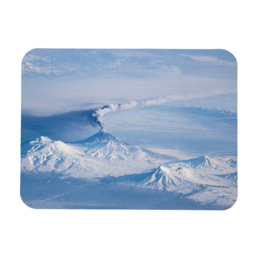 Magnet Flexible Plume Émanant Du Volcan Kliuchevskoi. (Horizontal)