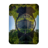 Magnet Flexible Pont rond gris sur une rivière dans la forêt (Vertical)