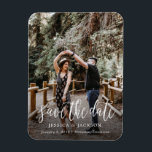 Magnet Flexible Script de pinceau élégant Enregistrer l'aimant de<br><div class="desc">Partagez votre date de mariage dans le style avec cet aimant photo mariage design et unique style de script de brosse. Un unique enregistrer la date parfaite pour tout couple nouvellement engagé.</div>