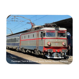 Magnet Flexible Train de passagers à la gare de Bucarest sur un