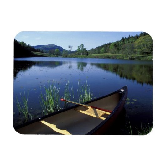 Magnet Flexible Un canoë repose sur la rive de Little Long Pond (Horizontal)