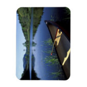 Magnet Flexible Un canoë repose sur la rive de Little Long Pond (Vertical)