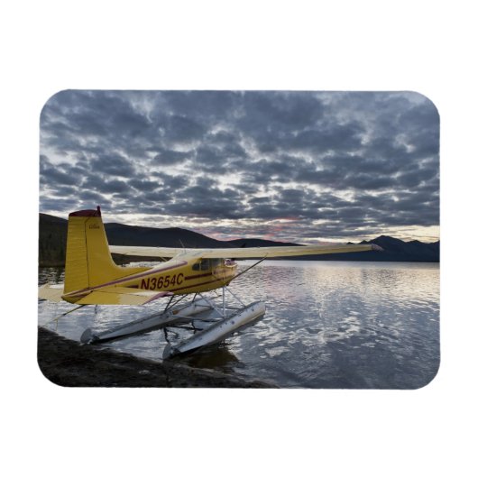 Magnet Flexible Un hydravion dans le lac pittoresque Takahula (Horizontal)