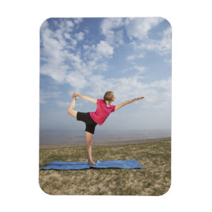 Magnet Flexible Yoga de pratique de femme par la plage