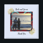 Magnet Mariage photo de mariée et de chambre<br><div class="desc">Bordure moderne bordeaux agrémentée de jolies fleurs du jardin. Un design de mariage moderne et élégant. Customisez avec les noms de mariée et mariée et la photo pour personnaliser.</div>