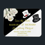 MAGNET Noir & Blanc Mariage Enregistrer la date<br><div class="desc">Romantique et unique budget floral noir et blanc Enregistrer la date. Lettres en or pour l'éteindre et un chapeau de dessus noir pour le gentleman et un casquette blanc pour la future mariée. Étiqueté avec soin "Mme et M." pour changer à mesure que l'événement se rapproche, bien sûr. Pour toute...</div>