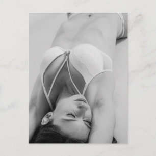 Magnifique B&W lingerie modèle photo carte postale
