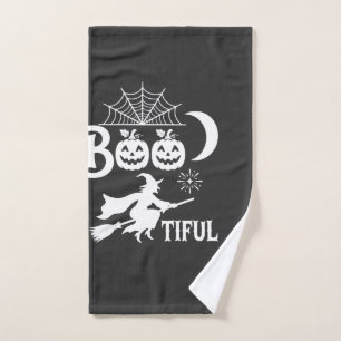 Magnifique modèle de sorcière d'Halloween sous la
