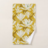 Magnolia graphic in mustard pattern (Serviette à main)