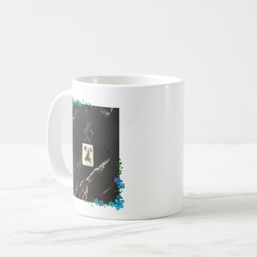 Mahjong Mug à Accent Floral Bleu (Devant gauche)