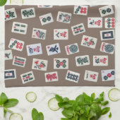 MahJong tegels (symbolen) op bruin Theedoek (Gevouwen)