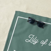 Mai Fleur de naissance Nom personnalisé Serviette  (En situation)