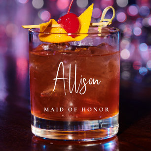 Maid of Honor Chic Wit Script Monogram Bruiloft Whisky Glas
