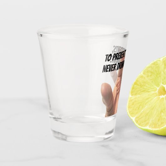 Main dans le verre de tir (Gauche)