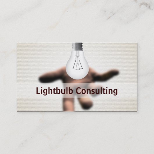 Main tenant le carte de visite de consultation (Devant)