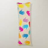 Mains autour du monde coussin du corps (devant Vertical)