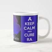 Maintenez tasse calme et de traitement de RA de (Droite)