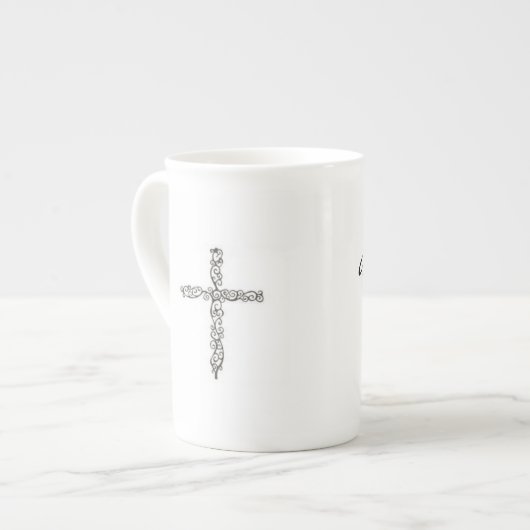 Mais d'abord, tasse de Jésus (Devant gauche)