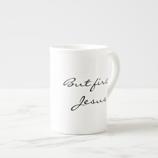 Mais d'abord, tasse de Jésus (Devant droit)