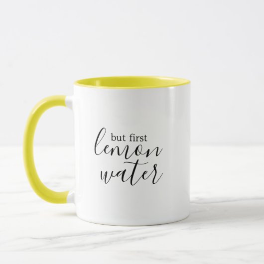 mais première eau de citron | tasse d'eau au citro (Gauche)