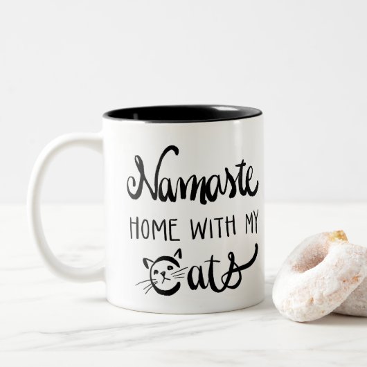 Maison de Namaste avec ma tasse de chats (Avec donut)
