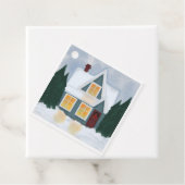 Maison d'hiver, arbres de Noël sur une étiquette d (En situation)