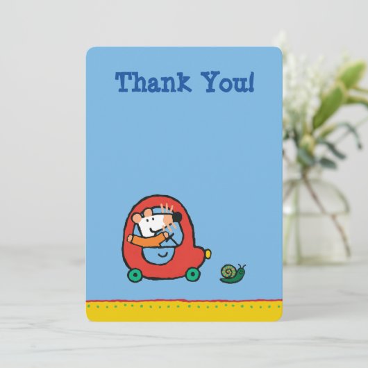 Maisy rijdt een rode auto bedankkaart (Staand voorkant)