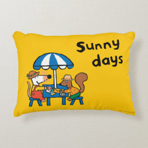 Maisy schrijft Briefkaarten onder Blue Umbrella Accent Kussen