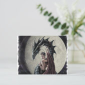 Maîtresse de dragon - carte postale (Debout devant)