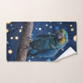 Majesté Bleue : La Macaw Bleue Sur Dreamy Blue Bok (Serviette à main)