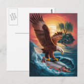 Majestic Eagle stijgt over een glinsterende vis Briefkaart (Voorkant / Achterkant)