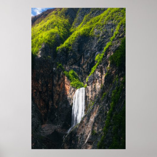 Majestic waterfall Boka in lentegroof Poster (Voorkant)