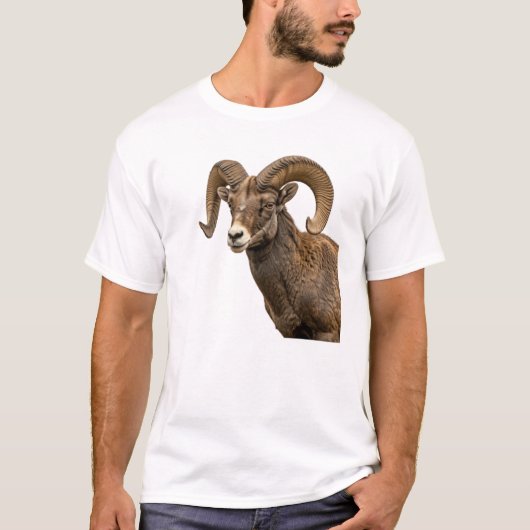 Majestueus Bighorn Schaap op Rocky Hillside T-shirt (Voorkant)