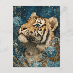 Majestueuze Tijgerwelp in Blauwe Bloementuin Briefkaart