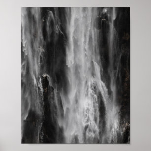 Majestueuze waterval Boka, Slovenië in zwart en wi Poster